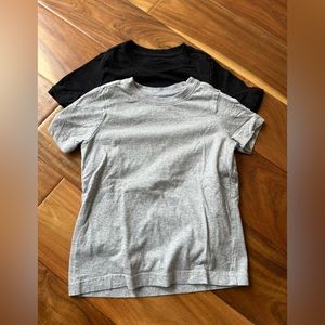 Set of 2 primary classic short sleeve tees